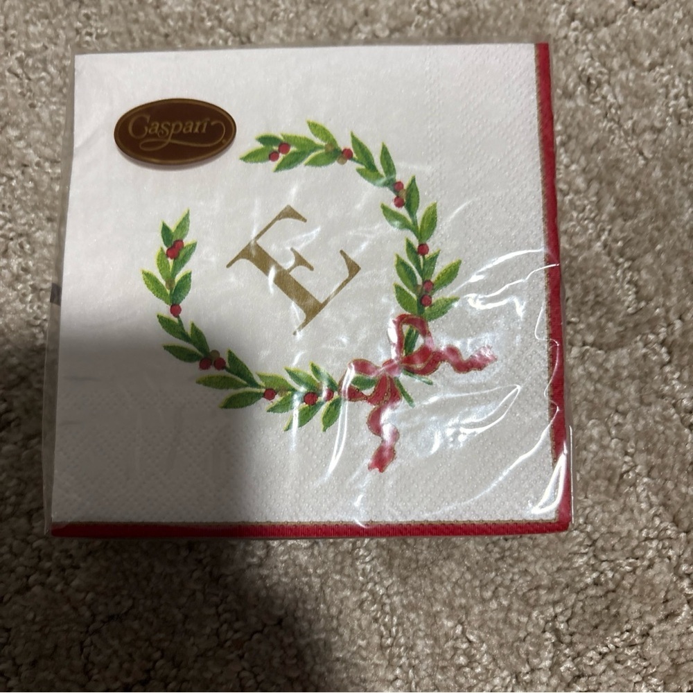 Caspari Christmas Laurel Wreath Cocktail Napkin Letter E 20Triple Ply 25x25 Cm